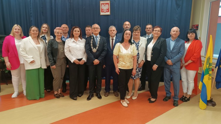 Uroczysta sesja Rady Gminy Malbork – radni i Wójt złożyli ślubowanie.…