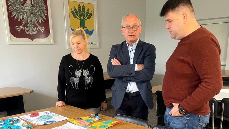 Gmina Malbork. Znamy laureatów konkursu plastycznego dla dzieci z okazji Dnia Ziemi.