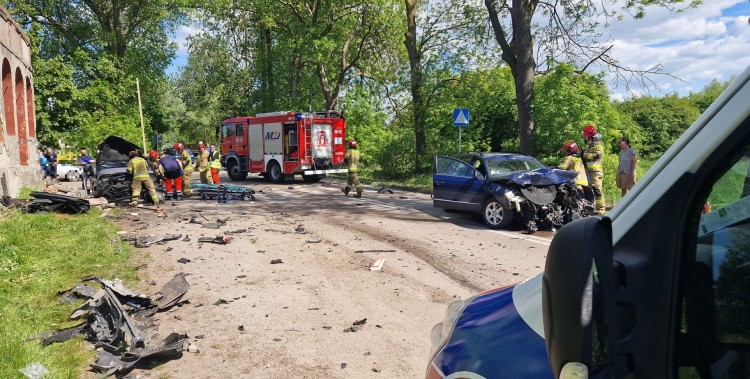 Powiat nowodworski. Wymusiła pierwszeństwo i spowodowała wypadek w Starocinie – dwie osoby trafiły do szpitala.