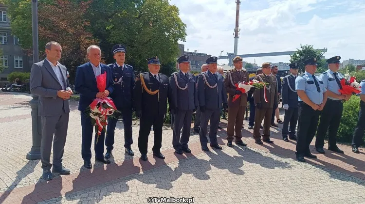 Mieszkańcy Malborka oddali hołd ofiarom rzezi wołyńskiej i bojownikom&#8230;