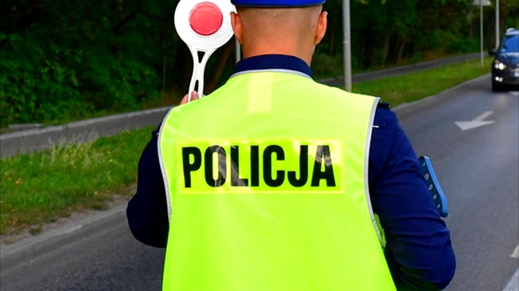 Przed nami długi weekend – policjanci zadbają o nasze bezpieczeństwo.