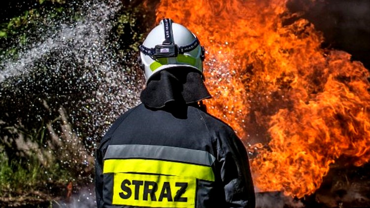 Pożar ładowarki i samochodu osobowego – raport sztumskich służb mundurowych.