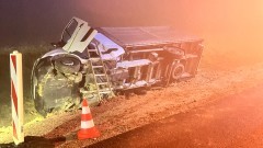 DK22. Samochód dostawczy wpadł do przydrożnego rowu przed Starym Polem.