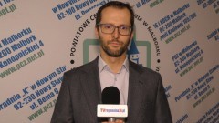 Można się już zaszczepić nową szczepionką przeciwko COVID-19. Rozmowa z Prezesem PCZ w Malborku Pawłem Chodyniakiem. Wideo