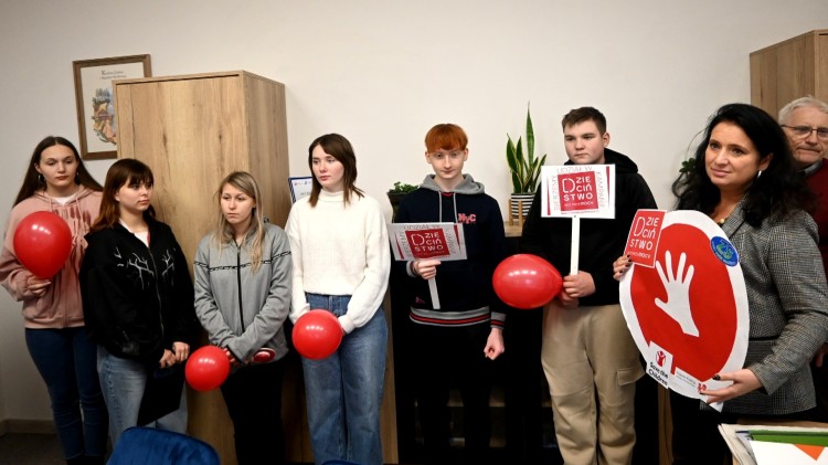 Dzieciństwo bez Przemocy – Powiat Nowodworski przyłączył się do ogólnopolskiej kampanii.