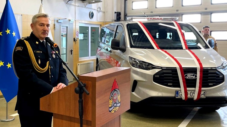 Nowy Dwór Gdański. Uroczysta zbiórka strażaków z okazji Narodowego Święta Niepodległości.