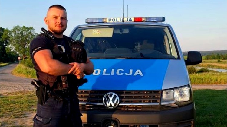 Powiat sztumski. Policjant w czasie wolnym od służby udaremnił jazdę pijanemu kierowcy.