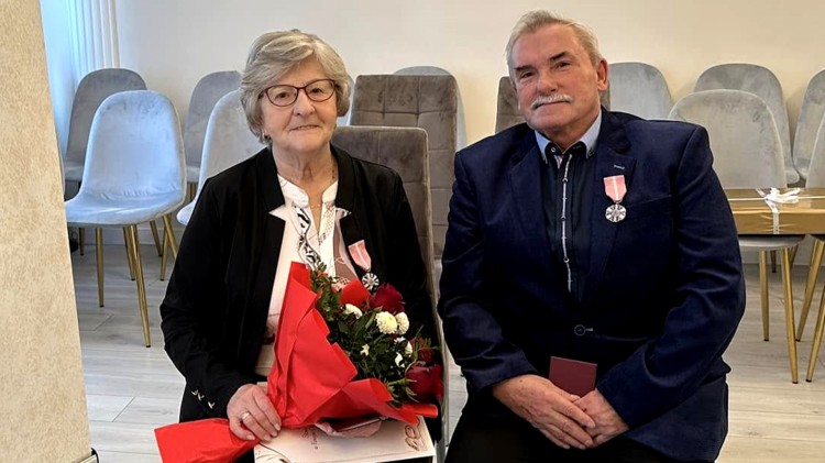 Nowy Dwór Gdański. Jubileusz 50-lecia pożycia małżeńskiego państwa Danuty i Tadeusza Bartnickich.