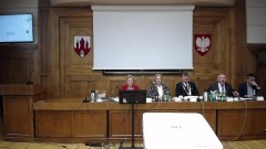 BURMISTRZOWI MALBORKA CO ROKU TYŁEK PALI SIĘ PRZY UCHWALENIU BUDŻETU, A POTEM ROK JAKOŚ ZLECI I POPRAWY BRAK