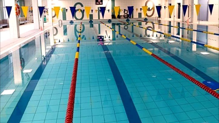 Ferie zimowe na sportowo – pływalnia przy Zespole Szkół Technicznych w Malborku zaprasza.