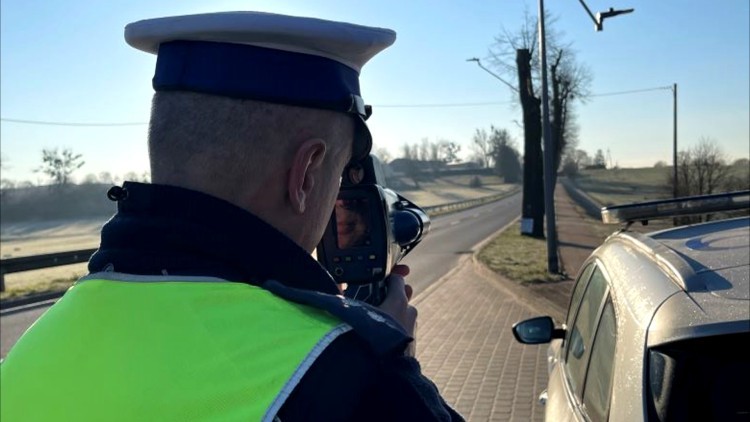 Powiat sztumski. W weekend policjanci wystawili 34. mandaty karne za przekroczenie prędkości.
