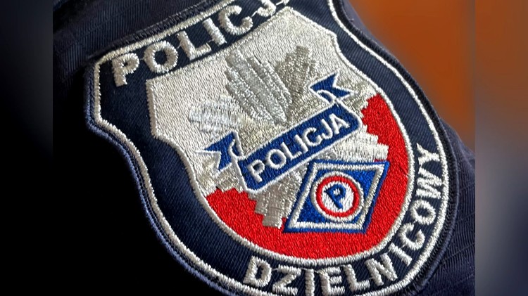 Malbork. Dzielnicowi zatrzymali poszukiwanego 24-latka za serię kradzieży…