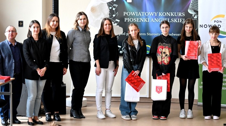 Młode talenty zachwyciły jury – za nami Powiatowy Konkurs Piosenki Angielskiej.
