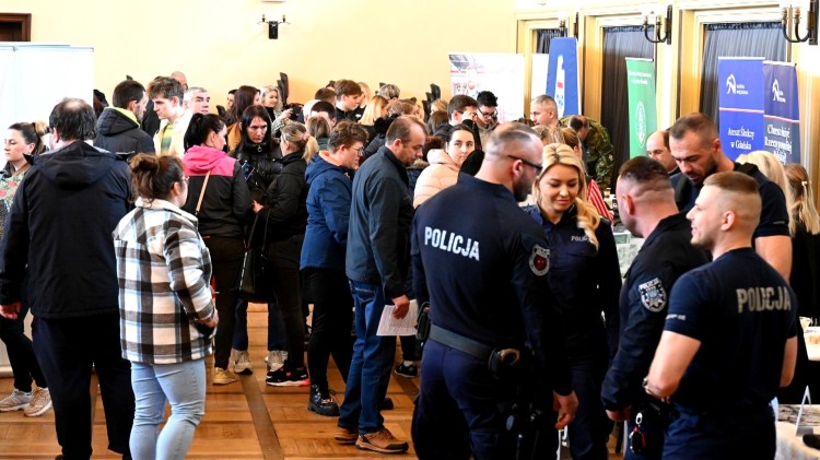 Nowodworskie Targi Pracy i Edukacji - szansą na karierę i nowe wyzwania.