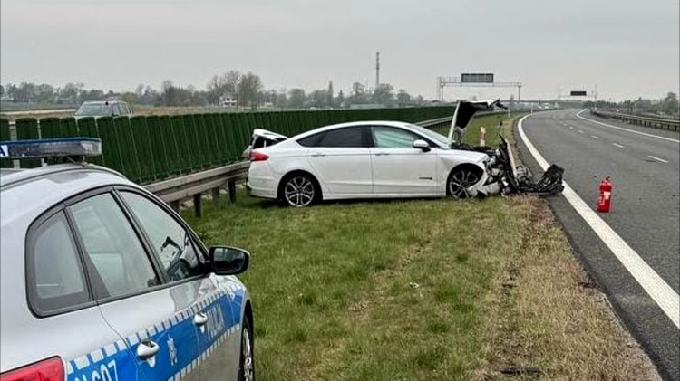 Podsumowanie świątecznego weekendu na drogach - dwa wypadki, dwóch nietrzeźwych kierowców.