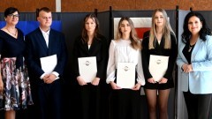 Maturzyści pożegnali szkołę – uroczysta akademia w Zespole Szkół w Nowym Dworze Gdańskim.