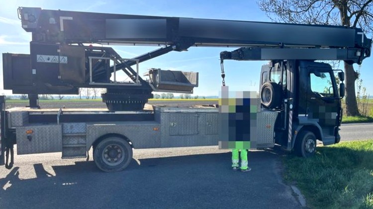 Gmina Miłoradz. Nietrzeźwy operator dźwigu przekroczył prędkość…