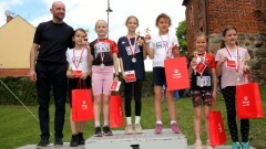 Bieg Solidarności w Sztumie już po raz 32. - święto sportu i wspólnoty na dziedzińcu zamku.
