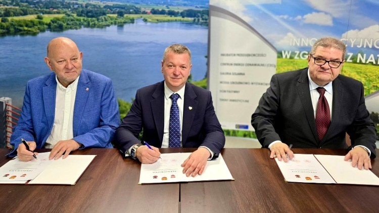 Powiaty łączą siły dla bezpieczeństwa – nowy etap współpracy w regionie.