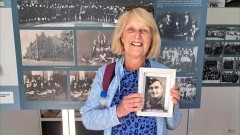 Wzruszające spotkanie w Muzeum Miasta Malborka – córka brytyjskiego jeńca odwiedziła miejsce pamięci.