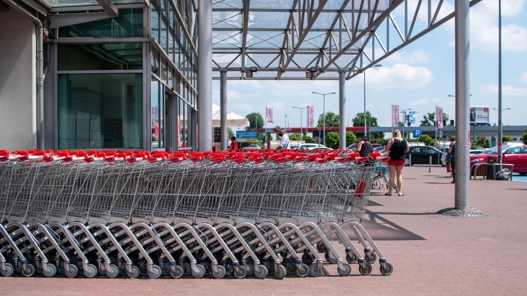 Rynek wyraźnie się zmienia. Sieci convenience i hipermarkety coraz bardziej…