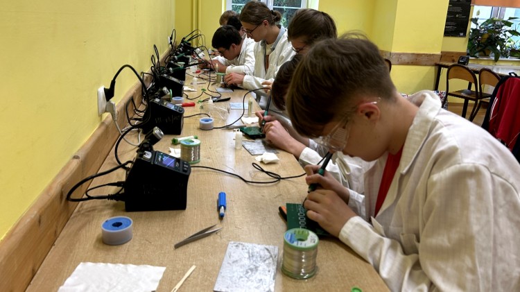 Nowoczesna elektronika w praktyce – kurs BGA dla młodych techników…