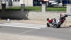 Nowa malarka drogowa w Sztumie – pierwsze pasy już odmalowane.