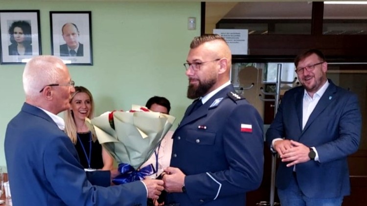 Święto Policji w Sztutowie – uroczyste wyróżnienia dla funkcjonariuszy.