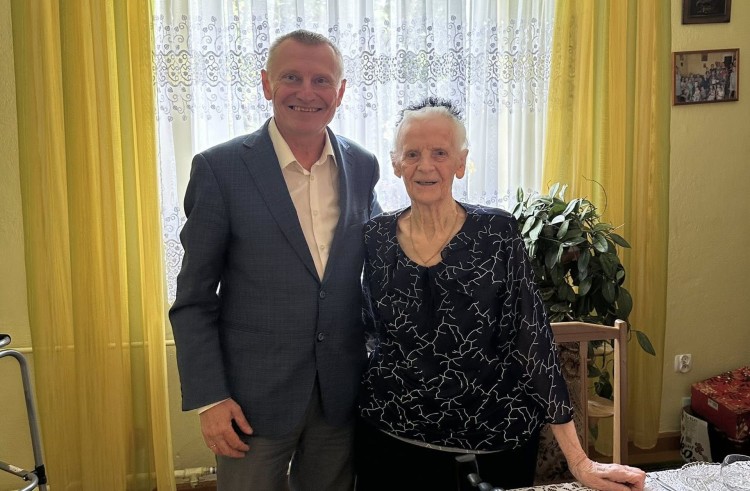 Pani Wanda Ziegert świętuje 93. urodziny – wyjątkowy jubileusz w Gozdawie.