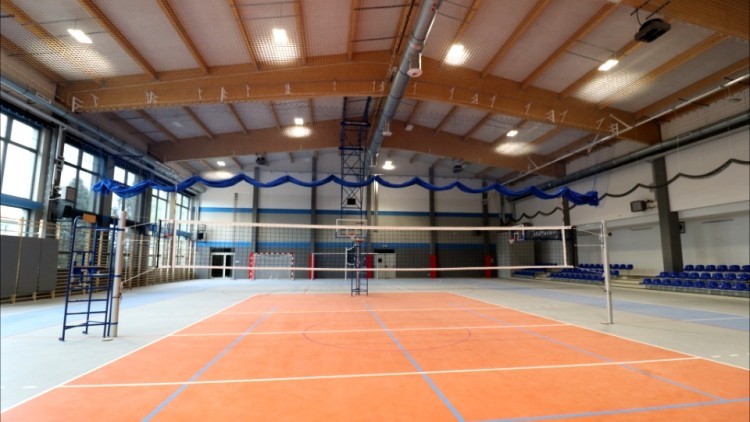 Nowoczesna hala sportowa w Nowym Stawie już prawie gotowa.