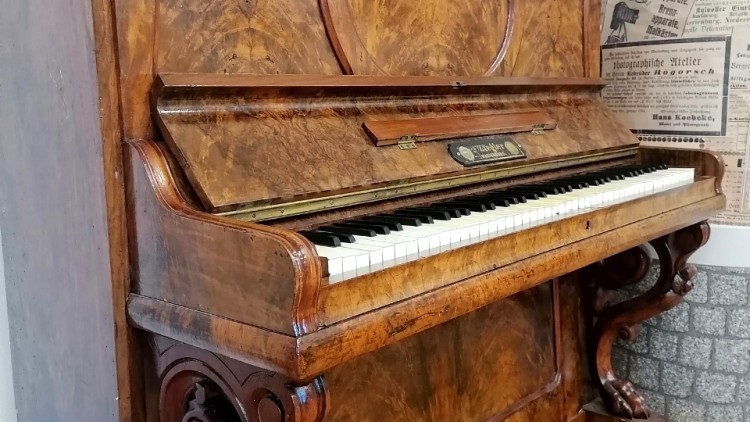 Wyjątkowy eksponat w Muzeum Miasta Malborka – pianino malborskiego mistrza.