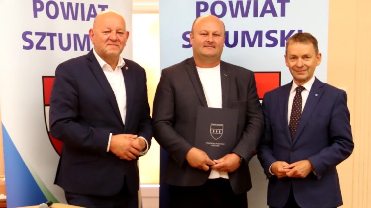 Tomasz Potowski z Gronajn z najpiękniejszą zagrodą w powiecie sztumskim.