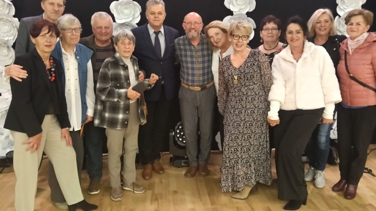 Gminny Dzień Seniora w Starym Polu – święto radości i wspólnej zabawy.