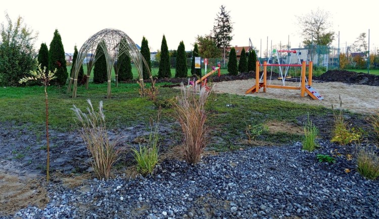 Edukacyjny park kieszonkowy w Trępnowach już gotowy.