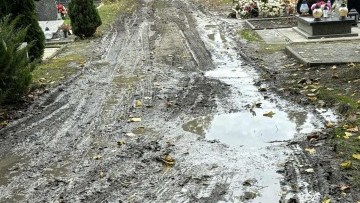 Kiedy w końcu wyremontują aleję nr VII na cmentarzu? – pytają mieszkańcy&#8230;