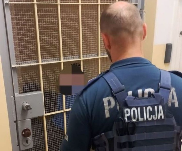 Policjanci zatrzymali dwóch poszukiwanych na terenie powiatu sztumskiego.