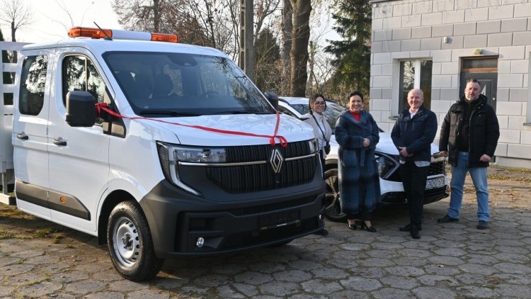 Nowe samochody w Wydziale Infrastruktury Powiatu Nowodworskiego – większa sprawność i komfort pracy.