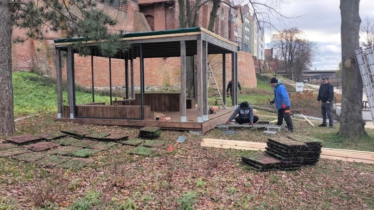 Na bulwarach nad Nogatem powstaje nowa altana – projekt z Budżetu Obywatelskiego 2025 w realizacji. Wideo