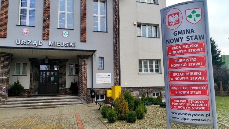 W czwartek XXV nadzwyczajna sesja Rady Miejskiej Nowego Stawu – zapoznaj się z porządkiem obrad.
