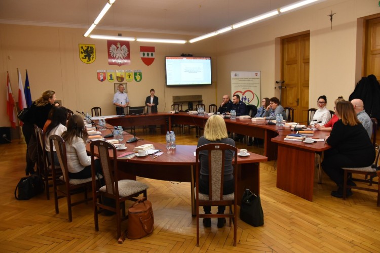 Nowe narzędzia, większa świadomość – w powiecie sztumskim ruszyły szkolenia antyprzemocowe.