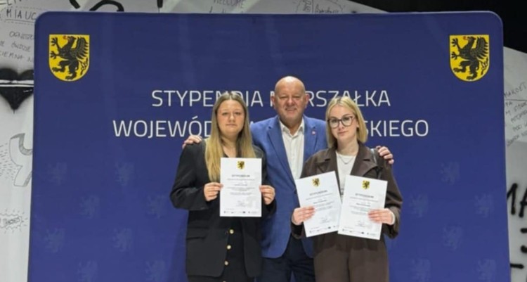 Stypendia Marszałka Województwa Pomorskiego dla najlepszych uczniów powiatu sztumskiego.