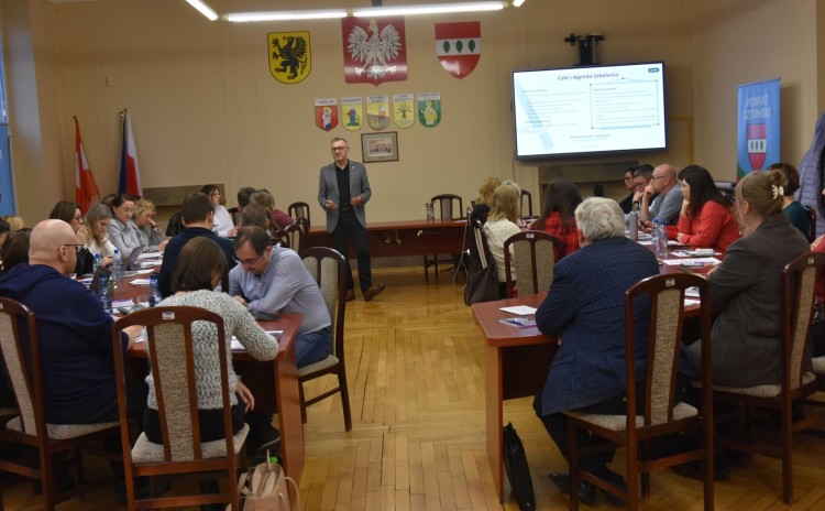Szkolenie w Starostwie Powiatowym w Sztumie – urzędnicy przygotowują się na sytuacje kryzysowe.