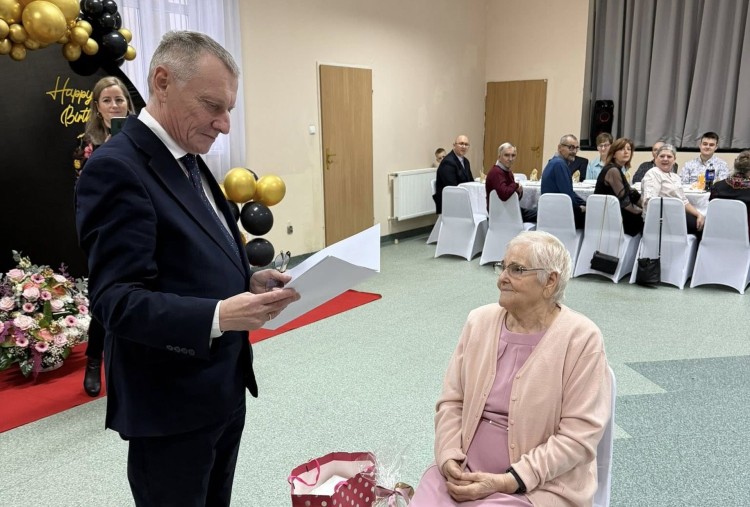 Gmina Nowy Dwór Gdański. 90. urodziny pani Sabiny Staręgi.