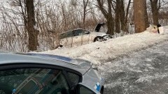 Groźny wypadek na trasie Żuławka Sztumska–Stare Pole. Samochód wypadł z drogi.