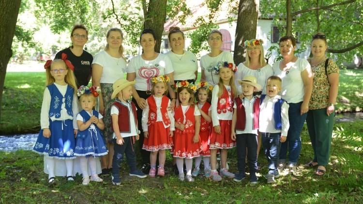 Kobieca Przestrzeń Powiśla – kobiety, które przywracają do życia Haft Dolnego Powiśla.