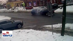 Kolejne zderzenie na skrzyżowaniu ul. Nogatowej z Al. Wojska Polskiego w Malborku. 73-latka trafiła do szpitala - zobacz wideo.