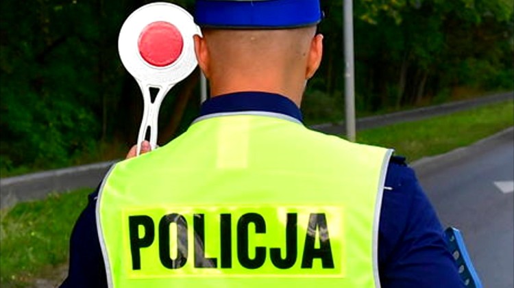 36-latek złamał sądowy zakaz prowadzenia pojazdów - zatrzymała go sztumska policja.