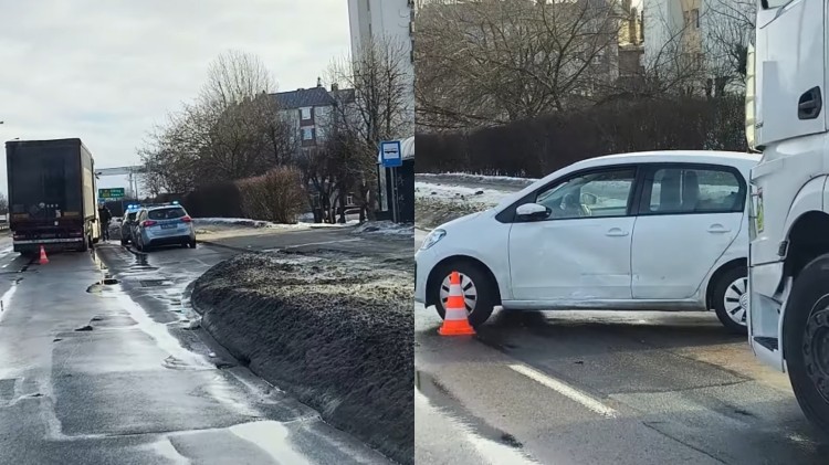 Kolizja w Malborku na Al. Rodła: Mercedes uderzył w Volkswagena, kierowca…