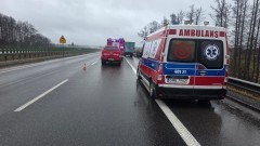 Potrącenie pieszego na S7 w Jazowej – mężczyzna trafił do szpitala.