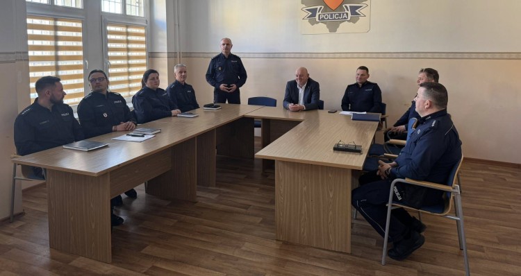 Roczna odprawa policji w Sztumie – podsumowano działania jednostki w 2025 roku.